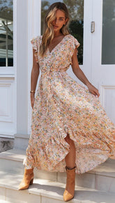 Sanae Maxikleid mit Rüschen und Cut-out und Blumenmuster - Blassgelb